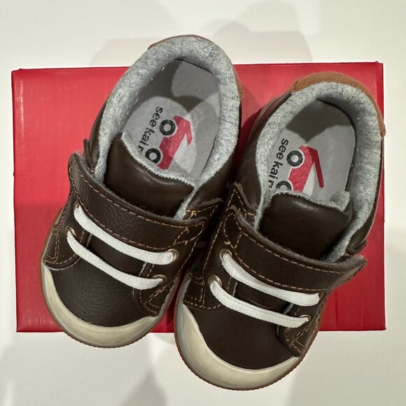 See Kai Run Lucci Sneaker - Picture 2 of 3